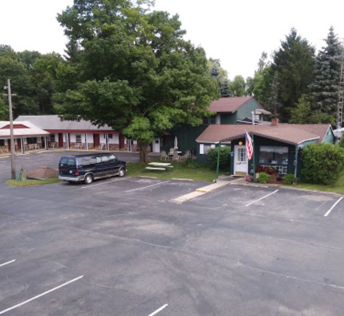Nova Motel (Larsens Tourist Court) - From Website (newer photo)